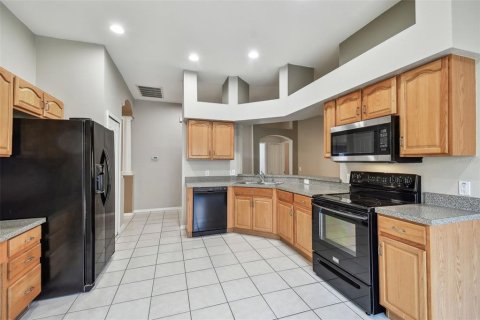 House in Land O' Lakes, Florida 4 bedrooms, 193.33 sq.m. № 1515427 - photo 22