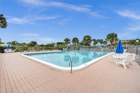 Condo in North Lauderdale, Florida, 3 bedrooms № 2082298 - photo 23