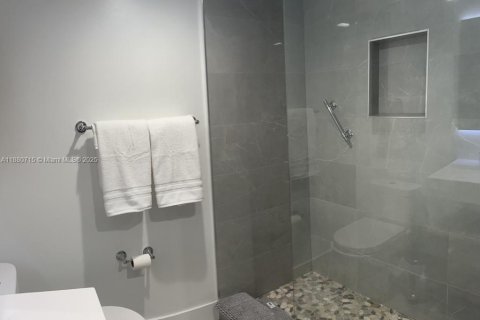 Condominio en alquiler en Weston, Florida, 1 dormitorio, 78.5 m2 № 1925502 - foto 12