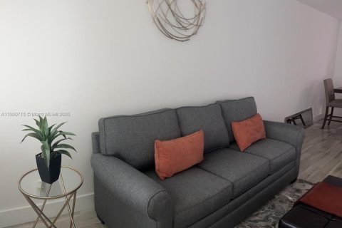 Condominio en alquiler en Weston, Florida, 1 dormitorio, 78.5 m2 № 1925502 - foto 9