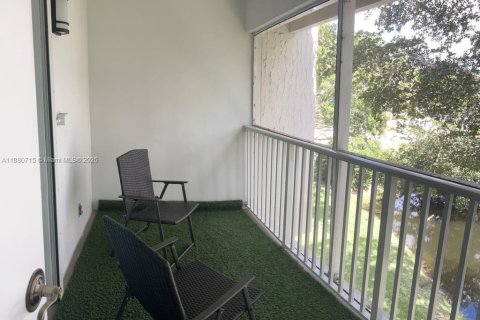 Condominio en alquiler en Weston, Florida, 1 dormitorio, 78.5 m2 № 1925502 - foto 15