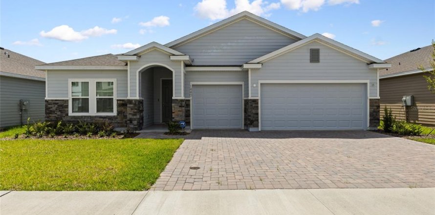 House in Newberry, Florida 4 bedrooms, 257.15 sq.m. № 1866314