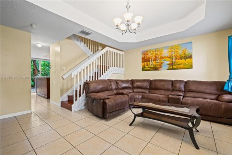 Adosado en venta en Pembroke Pines, Florida, 2 dormitorios, 108.7 m2 № 1818120 - foto 3