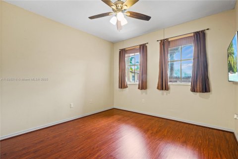 Adosado en venta en Pembroke Pines, Florida, 2 dormitorios, 108.7 m2 № 1818120 - foto 21