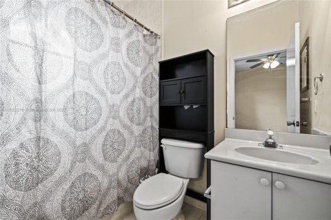 Adosado en venta en Pembroke Pines, Florida, 2 dormitorios, 108.7 m2 № 1818120 - foto 24