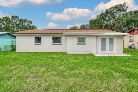 House in Avon Park, Florida 3 bedrooms, 110.09 sq.m. № 2229642 - photo 3