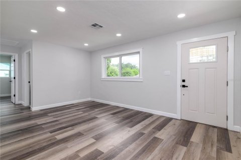 House in Avon Park, Florida 3 bedrooms, 110.09 sq.m. № 2229642 - photo 5