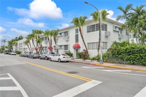 Copropriété à vendre à Miami Beach, Floride: 1 chambre, 51.1 m2 № 1809620 - photo 2
