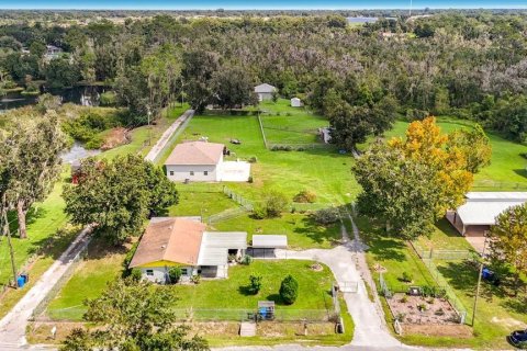 Villa ou maison à vendre à Dover, Floride: 2 chambres, 98.85 m2 № 2413752 - photo 3