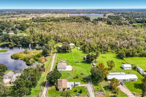 Villa ou maison à vendre à Dover, Floride: 2 chambres, 98.85 m2 № 2413752 - photo 5