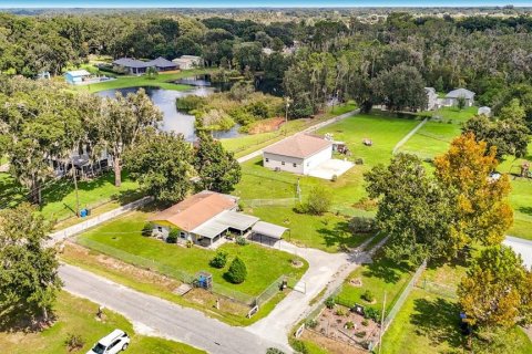 Villa ou maison à Dover, Floride 2 chambres, 98.85 m2 № 2413752