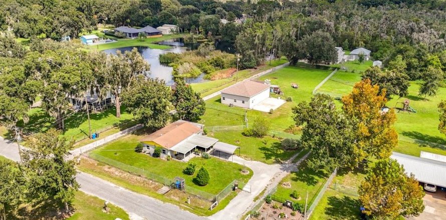 Villa ou maison à Dover, Floride 2 chambres, 98.85 m2 № 2413752