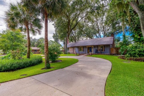House in Edgewater, Florida 3 bedrooms, 157.19 sq.m. № 1898425 - photo 1