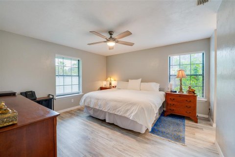 House in Edgewater, Florida 3 bedrooms, 157.19 sq.m. № 1898425 - photo 11