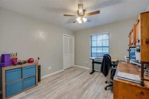 House in Edgewater, Florida 3 bedrooms, 157.19 sq.m. № 1898425 - photo 17