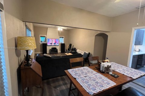 Купить виллу или дом в Саут-Майами, Флорида 3 спальни, 103.49м2, № 1896053 - фото 20