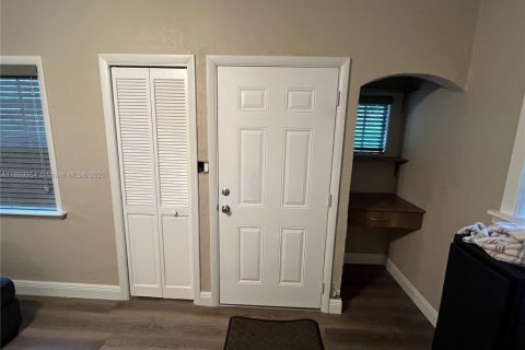 Купить виллу или дом в Саут-Майами, Флорида 3 спальни, 103.49м2, № 1896053 - фото 21