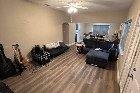 Купить виллу или дом в Саут-Майами, Флорида 3 спальни, 103.49м2, № 1896053 - фото 22