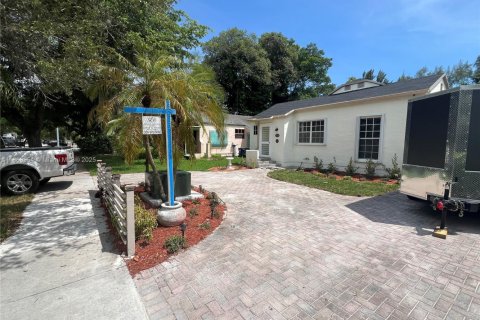 Купить виллу или дом в Саут-Майами, Флорида 3 спальни, 103.49м2, № 1896053 - фото 4