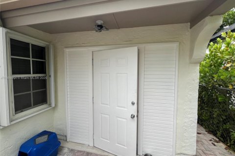 Купить виллу или дом в Саут-Майами, Флорида 3 спальни, 103.49м2, № 1896053 - фото 7