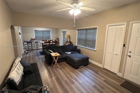 Купить виллу или дом в Саут-Майами, Флорида 3 спальни, 103.49м2, № 1896053 - фото 23