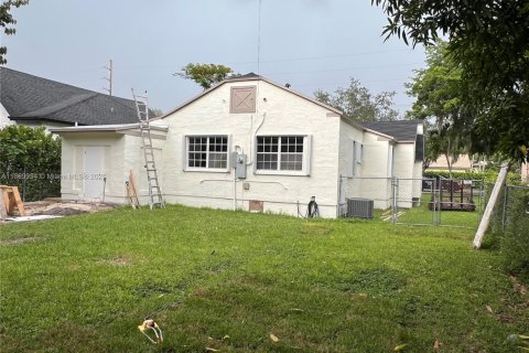 Купить виллу или дом в Саут-Майами, Флорида 3 спальни, 103.49м2, № 1896053 - фото 11