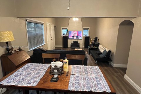 Купить виллу или дом в Саут-Майами, Флорида 3 спальни, 103.49м2, № 1896053 - фото 18