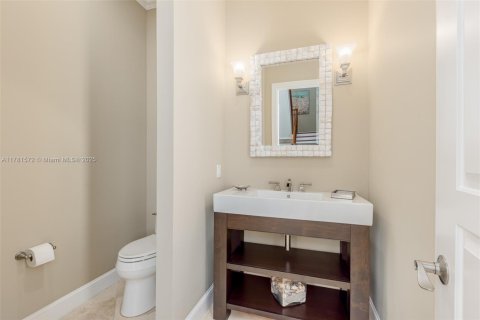 House in St. Lucie, Florida 5 bedrooms, 361.02 sq.m. № 1698831 - photo 23