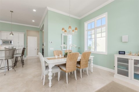 House in St. Lucie, Florida 5 bedrooms, 361.02 sq.m. № 1698831 - photo 17