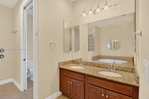 Купить виллу или дом в Кейп-Корал, Флорида 3 спальни, № 2048576 - фото 15