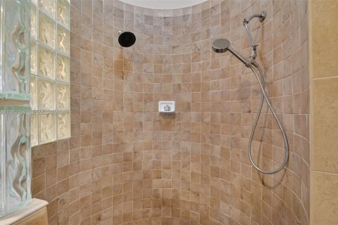 Купить виллу или дом в Кейп-Корал, Флорида 3 спальни, № 2048576 - фото 17