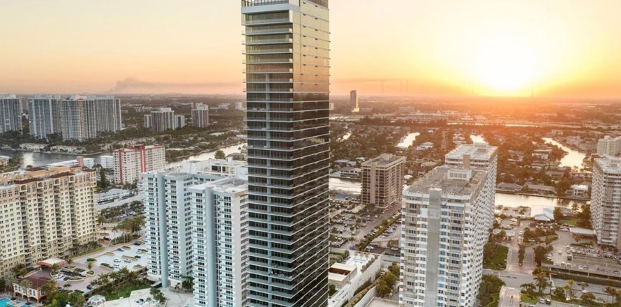 2000 OCEAN sobre plano en Hallandale Beach, Florida № 30228