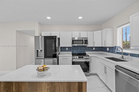 Casa en venta en Lauderhill, Florida, 3 dormitorios, 126.81 m2 № 1975611 - foto 9