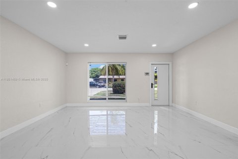 Casa en venta en Lauderhill, Florida, 3 dormitorios, 126.81 m2 № 1975611 - foto 6