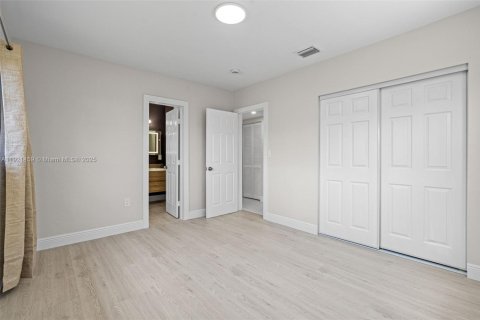 Casa en venta en Lauderhill, Florida, 3 dormitorios, 126.81 m2 № 1975611 - foto 17