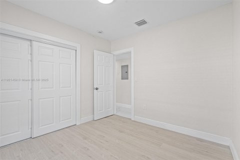 Casa en venta en Lauderhill, Florida, 3 dormitorios, 126.81 m2 № 1975611 - foto 22