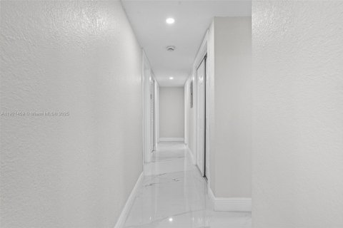 Casa en venta en Lauderhill, Florida, 3 dormitorios, 126.81 m2 № 1975611 - foto 14