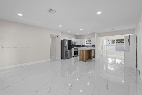 Casa en venta en Lauderhill, Florida, 3 dormitorios, 126.81 m2 № 1975611 - foto 4