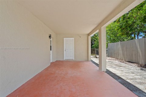 Casa en venta en Lauderhill, Florida, 3 dormitorios, 126.81 m2 № 1975611 - foto 29