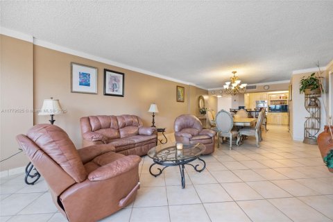 Condo in Hollywood, Florida, 2 bedrooms  № 1623141 - photo 3