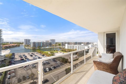 Condo in Hollywood, Florida, 2 bedrooms  № 1623141 - photo 23