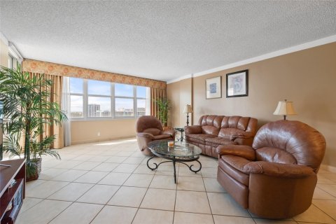 Condo in Hollywood, Florida, 2 bedrooms  № 1623141 - photo 2