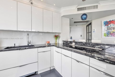 Copropriété à vendre à Miami, Floride: 2 chambres, 102.01 m2 № 1955244 - photo 19