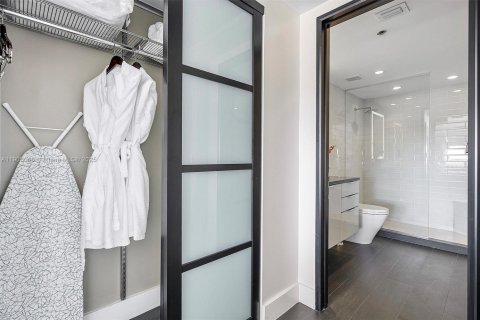 Copropriété à vendre à Miami, Floride: 2 chambres, 102.01 m2 № 1955244 - photo 30