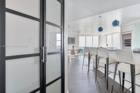 Copropriété à vendre à Miami, Floride: 2 chambres, 102.01 m2 № 1955244 - photo 5