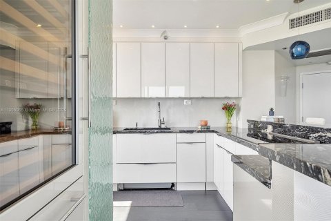 Copropriété à vendre à Miami, Floride: 2 chambres, 102.01 m2 № 1955244 - photo 18