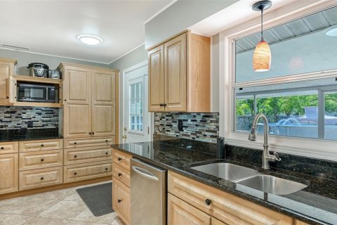 Villa ou maison à vendre à Sarasota, Floride: 4 chambres, 239.69 m2 № 2111678 - photo 18