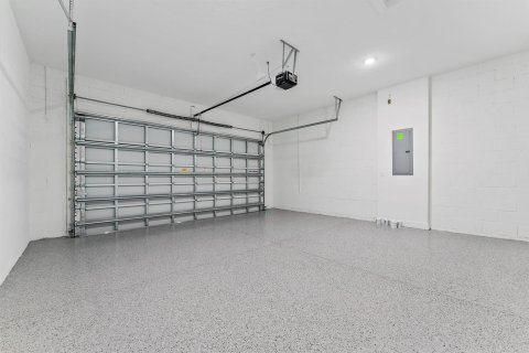 Снять в аренду виллу или дом в Порт-Сент-Луси, Флорида 8 комнат, 160.26м2, № 2254545 - фото 30