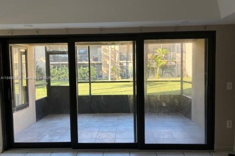 Condo in Miami, Florida, 3 bedrooms  № 1840771 - photo 21