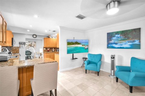 House in Miami, Florida 4 bedrooms, 186.27 sq.m. № 1955951 - photo 26